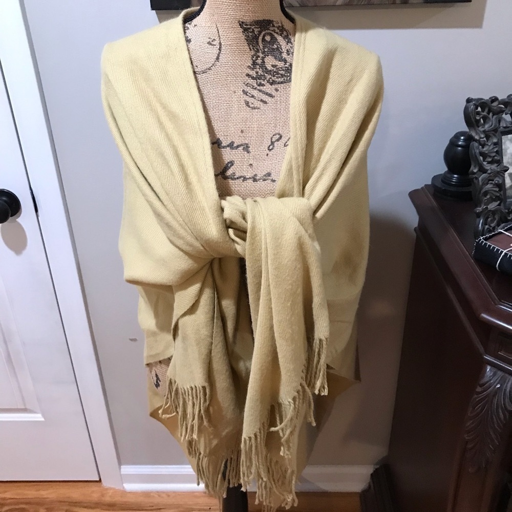 ▪️Camel Colored Cape